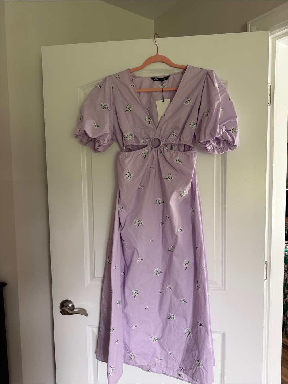 Zara Lavender Floral Puff-Sleeve Midi Dress with Ring Detail